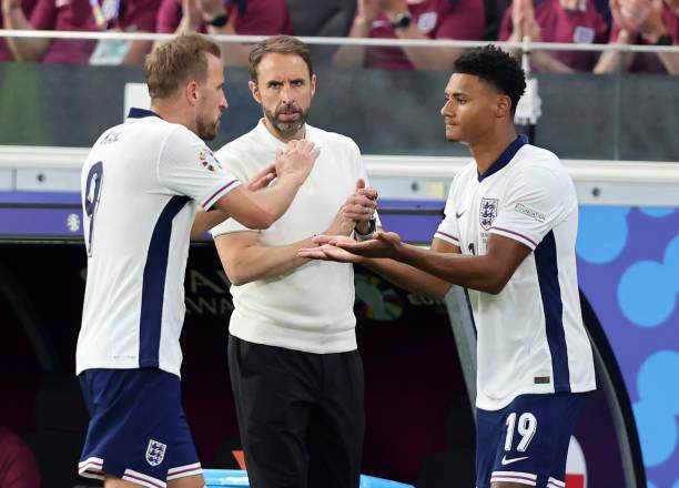 1720647848283084672.jpg 2158708733-612x612.jpg